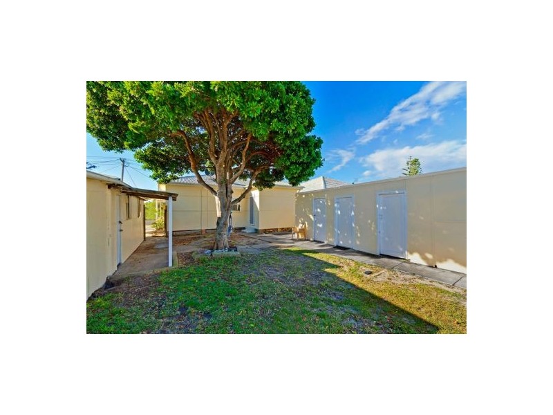 13 Manly Pd, The Entrance North NSW 2261