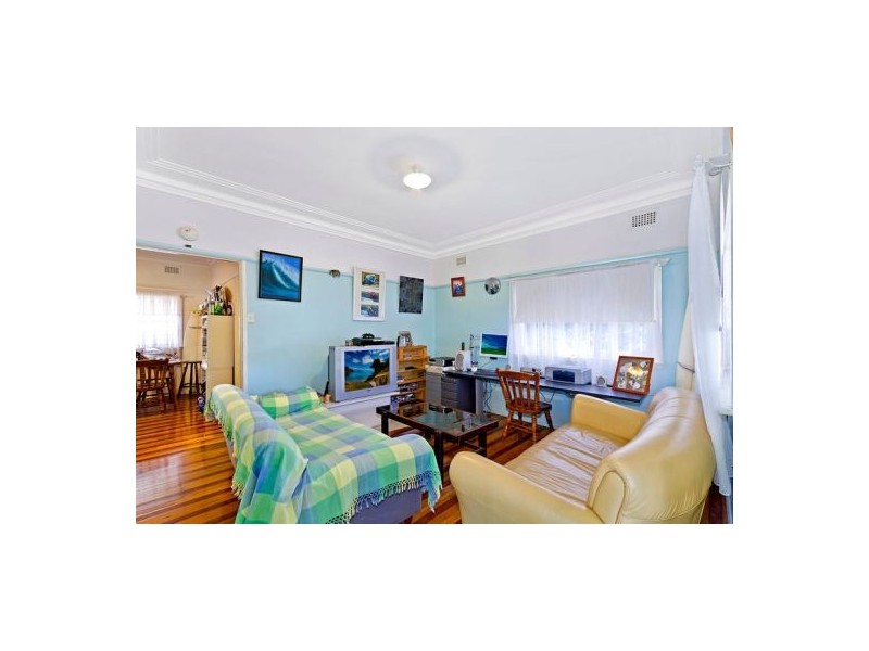 13 Manly Pd, The Entrance North NSW 2261