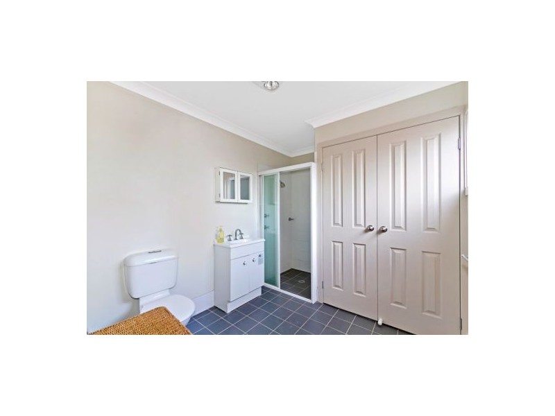 9 Montah Avenue, Berkeley Vale NSW 2261