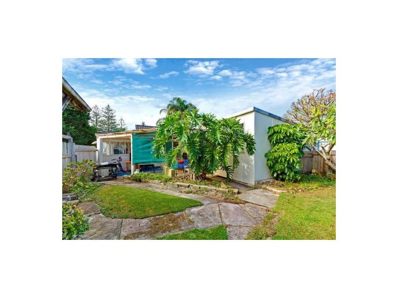 79 Bay Road, Blue Bay NSW 2261