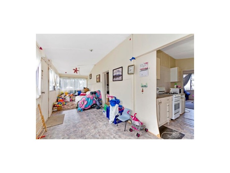 79 Bay Road, Blue Bay NSW 2261