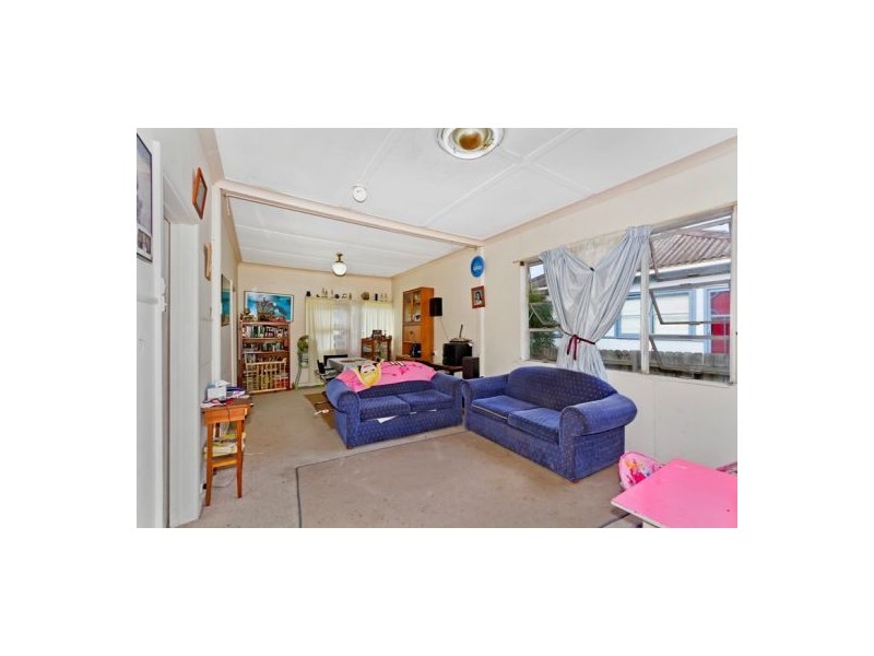 79 Bay Road, Blue Bay NSW 2261