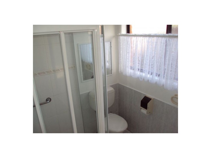 2a Melaleuca Avenue, Killarney Vale NSW 2261