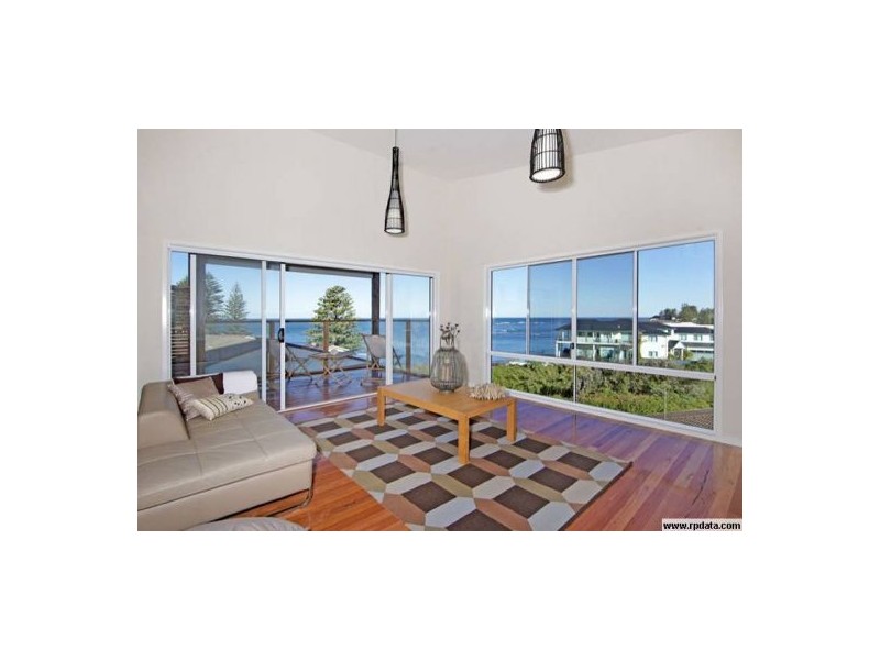 142 Ocean Parade, Blue Bay NSW 2261