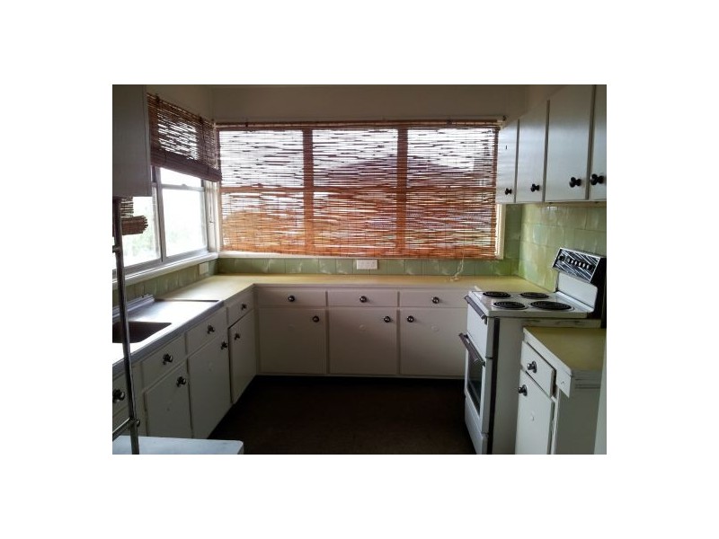 86 Bay Rd, Toowoon Bay NSW 2261