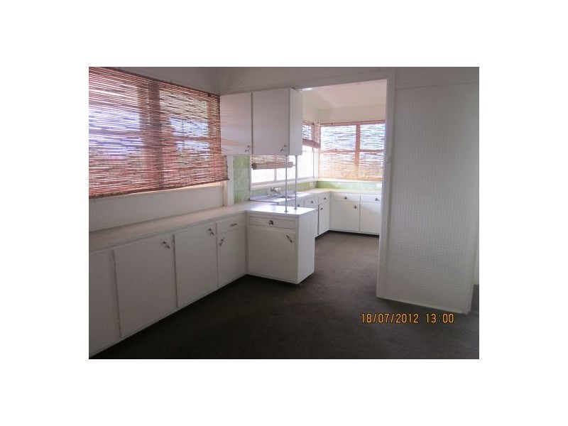 86 Bay Rd, Toowoon Bay NSW 2261