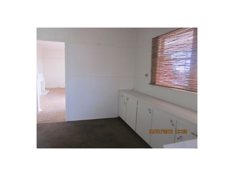 86 Bay Rd, Toowoon Bay NSW 2261