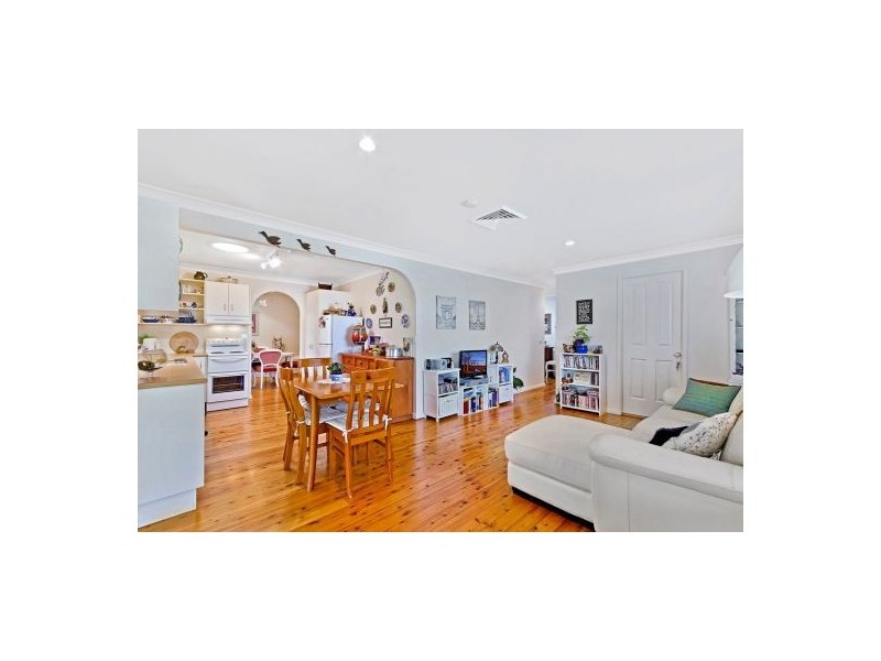 8 Neale Street, Long Jetty NSW 2261