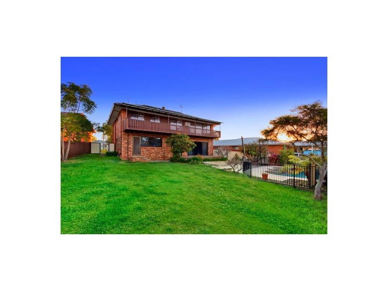 10 Waikiki Close, Killarney Vale NSW 2261