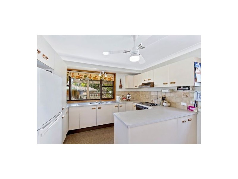 13 Montah Avenue, Berkeley Vale NSW 2261