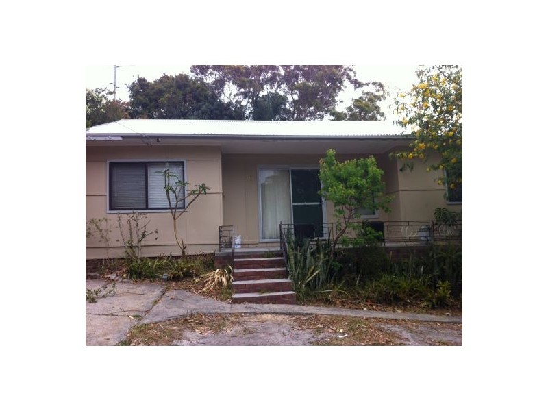 27 Rushby St, Bateau Bay NSW 2261