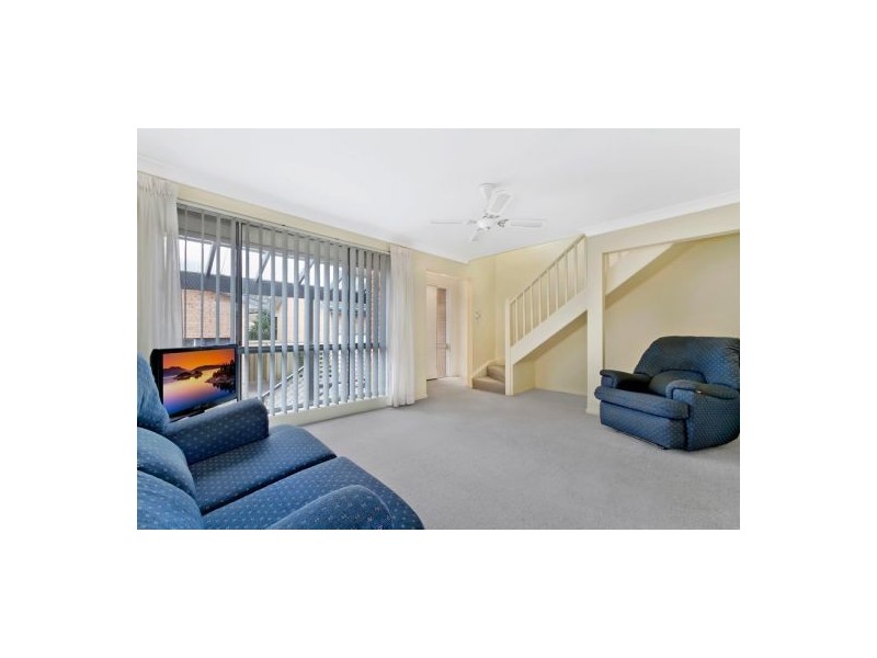 4/46 Natuna Avenue, Budgewoi NSW 2262