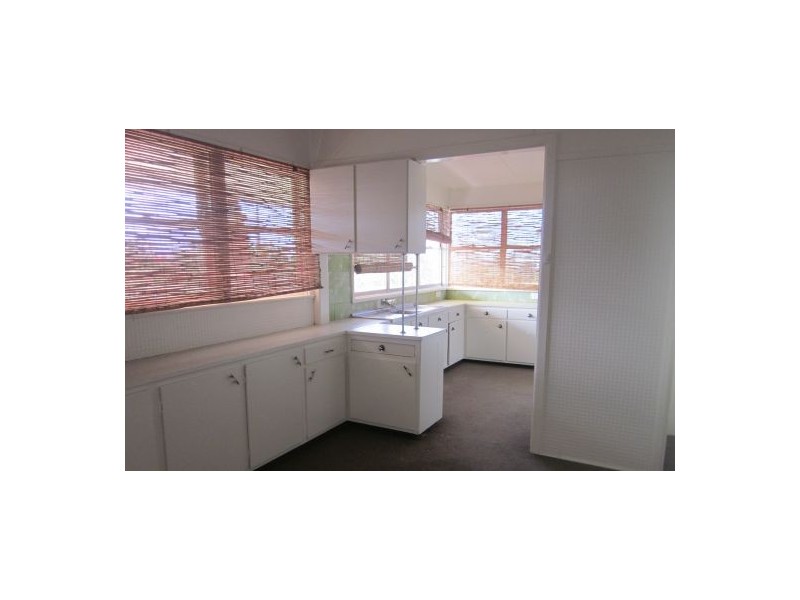 86 Bay Road, Toowoon Bay NSW 2261