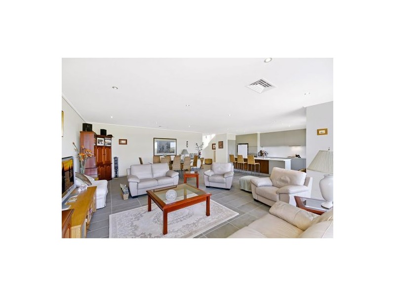 9 Sawgrass Crescent, Magenta NSW 2261