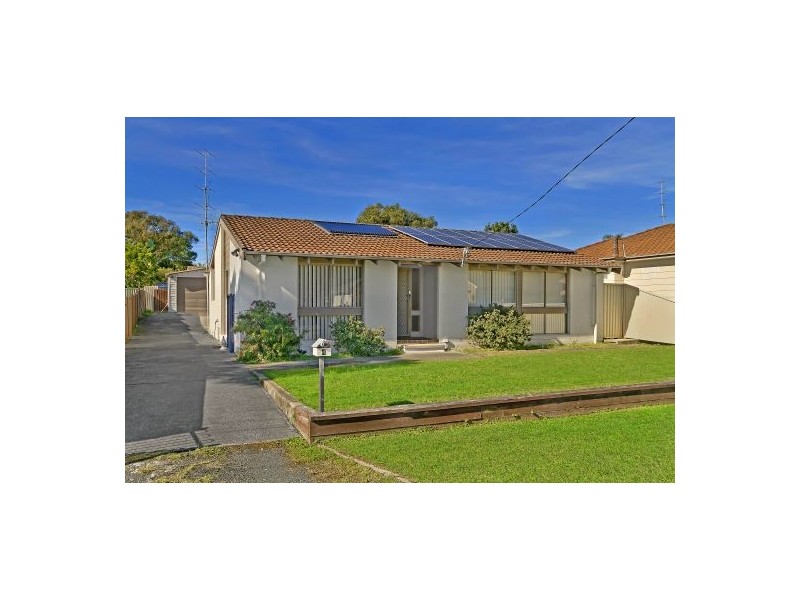 4 Ithaca St, Bateau Bay NSW 2261