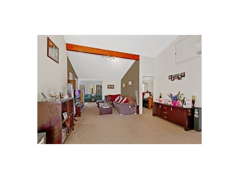 4 Ithaca St, Bateau Bay NSW 2261