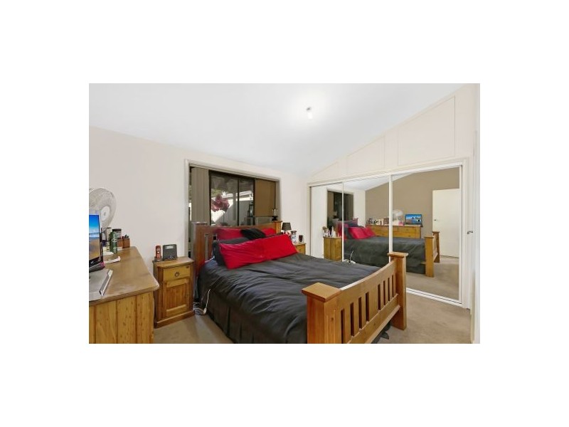 4 Ithaca St, Bateau Bay NSW 2261