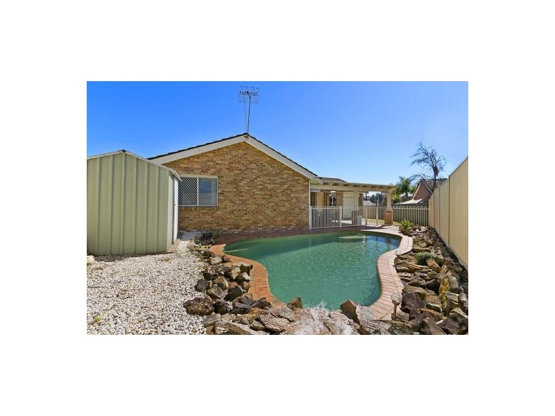 1 Supply Close, Bateau Bay NSW 2261
