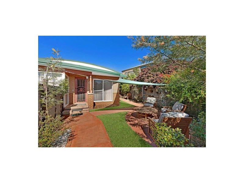 1/5-7 Broadwater Street, Point Clare NSW 2250