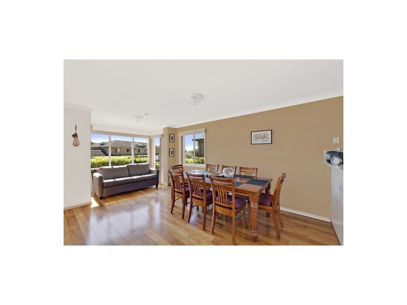 1/5-7 Broadwater Street, Point Clare NSW 2250