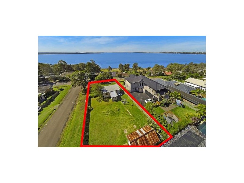 18 Trelawney Street, Killarney Vale NSW 2261