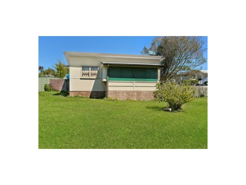 18 Trelawney Street, Killarney Vale NSW 2261