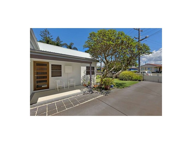 54 Bay Road, Blue Bay NSW 2261