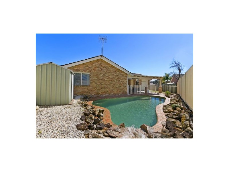 1 Supply Close, Bateau Bay NSW 2261