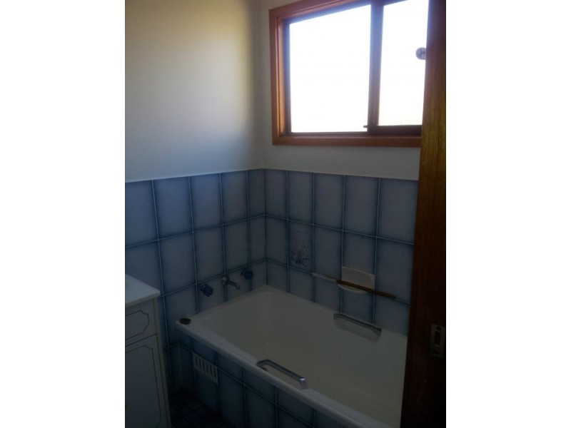 3 Brogden Road, The Entrance North NSW 2261