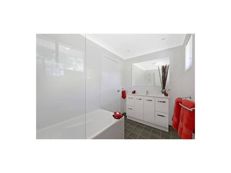 20 George Hely Crescent, Killarney Vale NSW 2261