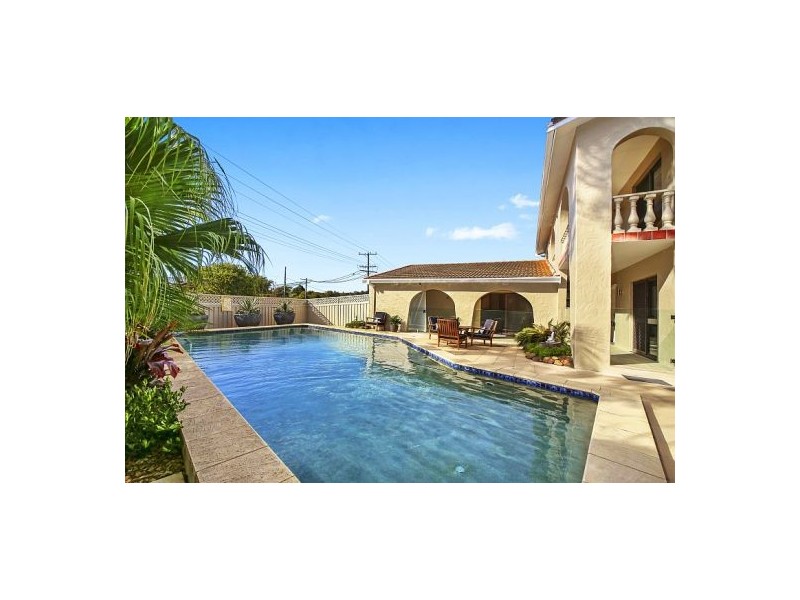 8 Gwydir Street, Bateau Bay NSW 2261