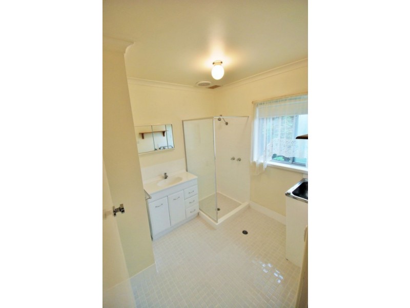 450 Kotthoff Street, Lavington NSW 2641