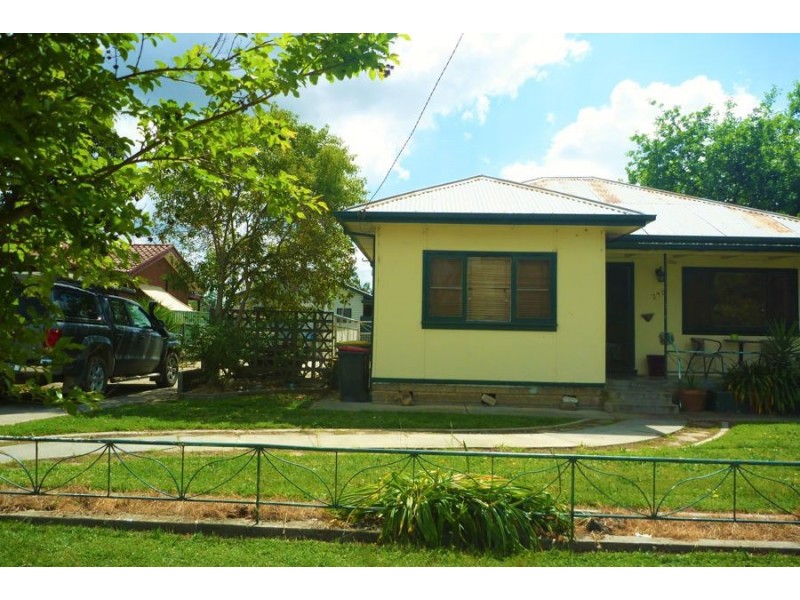 290 Union Road, Lavington NSW 2641