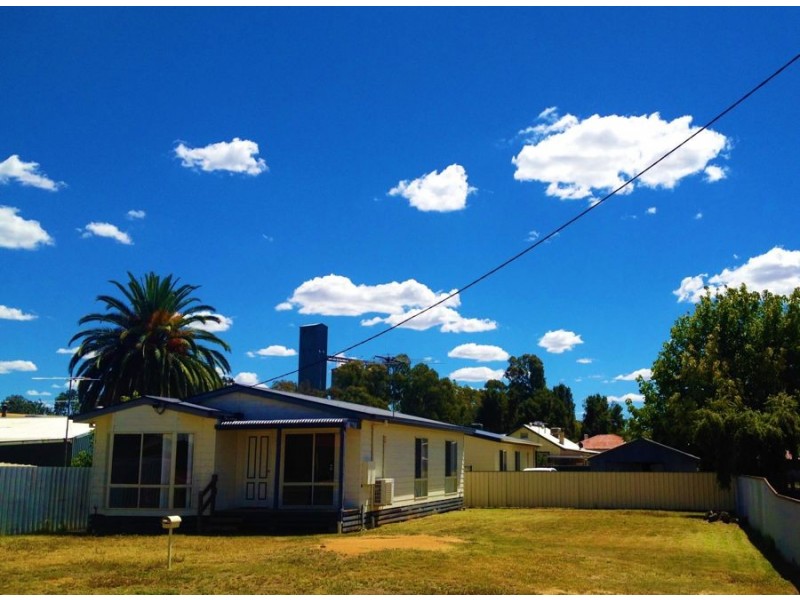 18 Henty Street, Culcairn NSW 2660