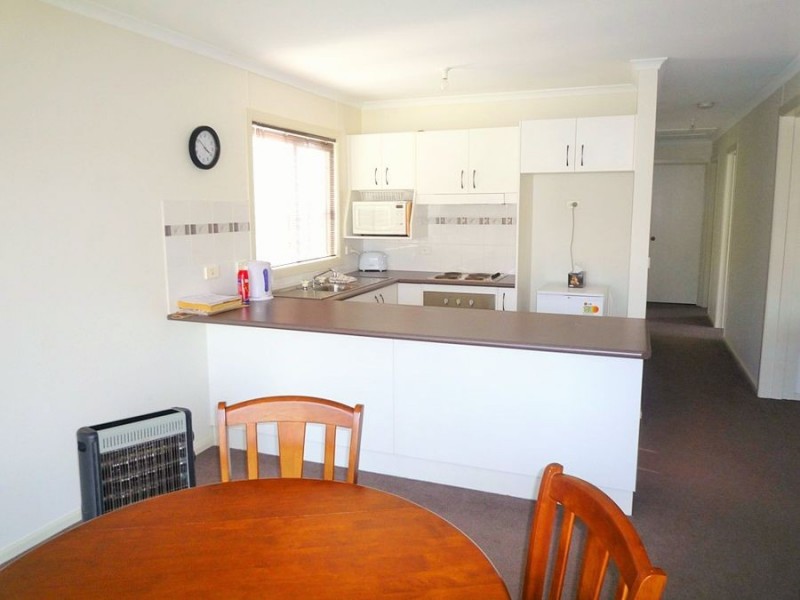 18 Henty Street, Culcairn NSW 2660