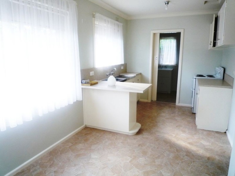 401 English Avenue, Lavington NSW 2641