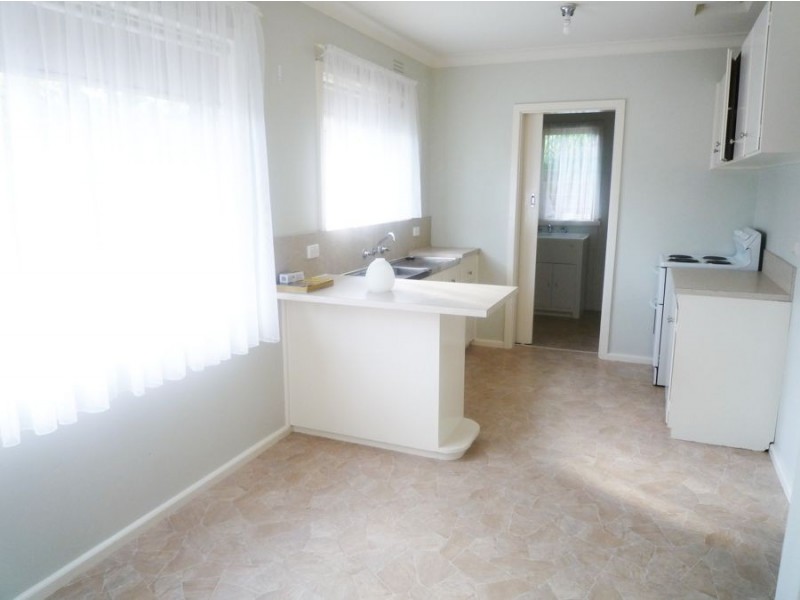 401 English Avenue, Lavington NSW 2641
