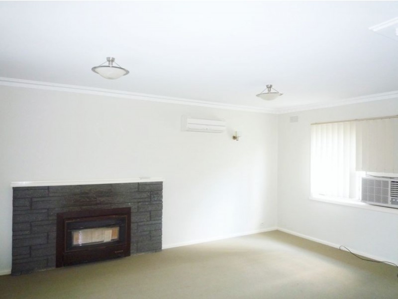 401 English Avenue, Lavington NSW 2641