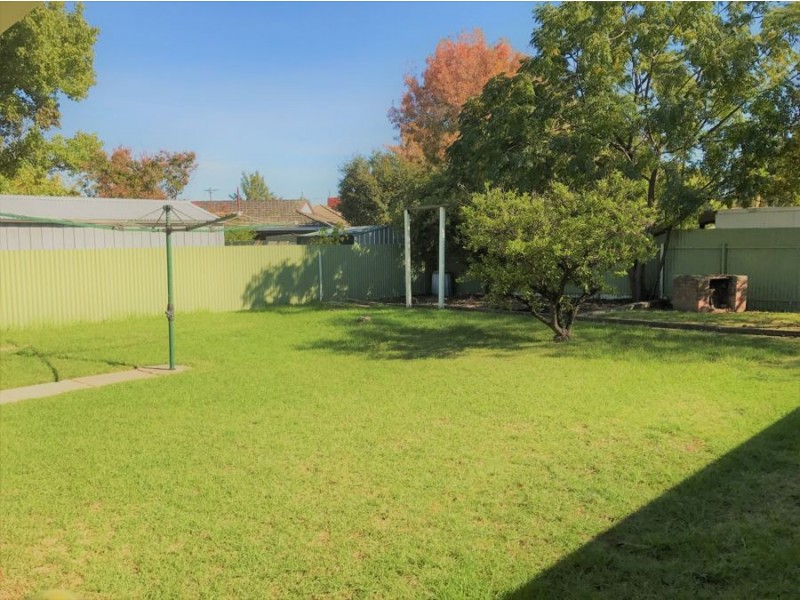 985 Carcoola Street, Albury NSW 2640