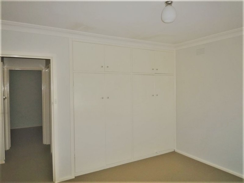 401 English Avenue, Lavington NSW 2641