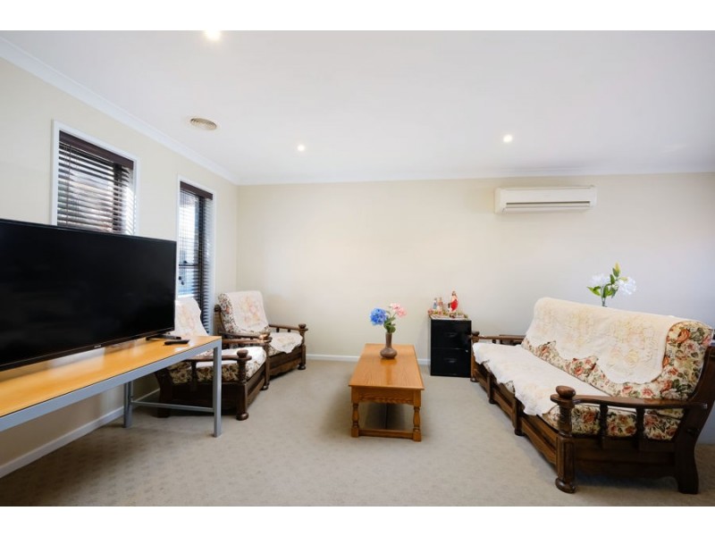 8/378 Cambourne Street, Lavington NSW 2641