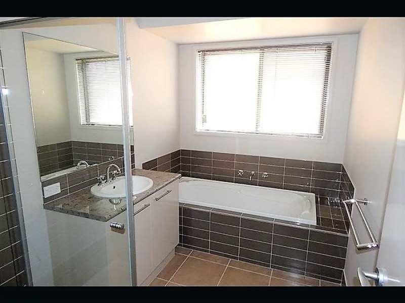 38 Victoria Cross Pararde, Wodonga VIC 3690