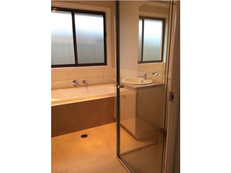 1/364 Cambourne Street, Lavington NSW 2641