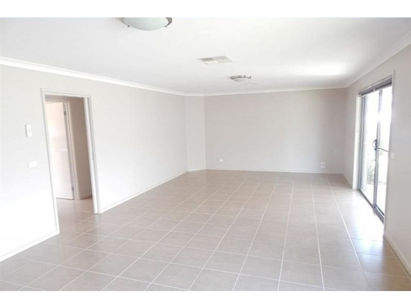 38 Victoria Cross Parade, Wodonga VIC 3690