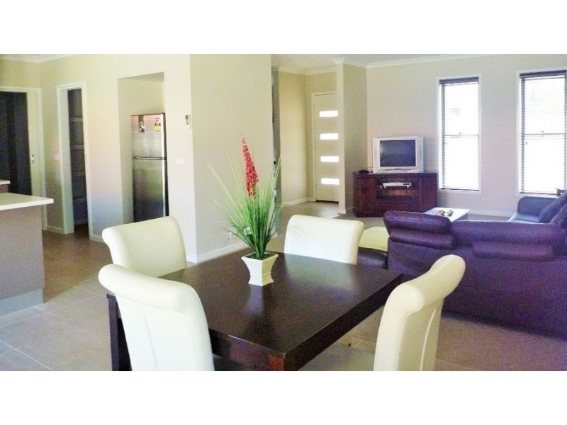 4/378 Cambourne Street, Lavington NSW 2641