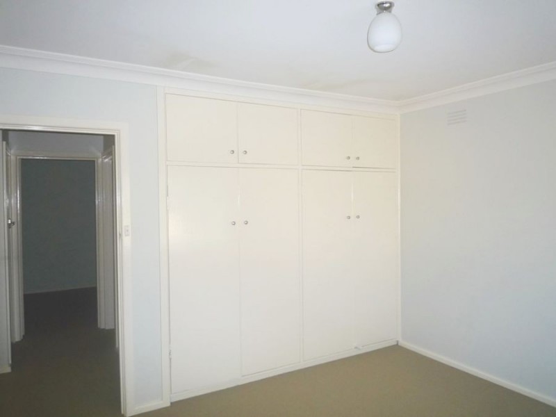 401 English Avenue, Lavington NSW 2641