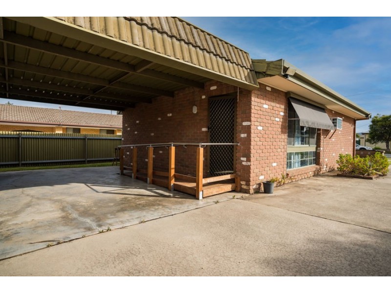 1/398 Kotthoff Street, Lavington NSW 2641