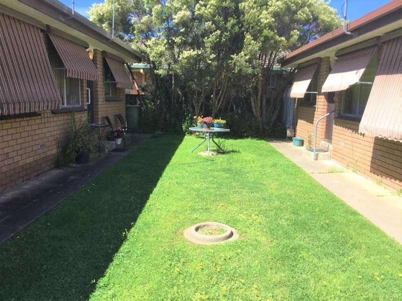 2/544 Mutsch Street, Lavington NSW 2641