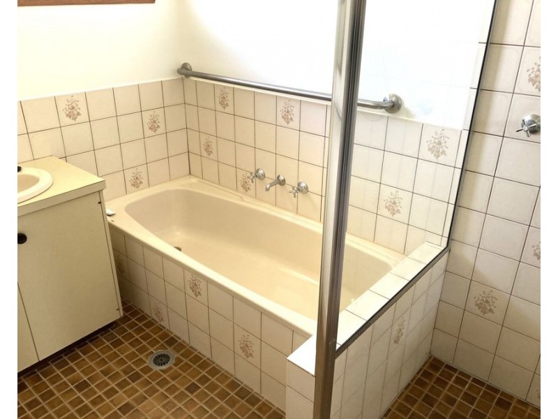 70 Huon Street, Jindera NSW 2642