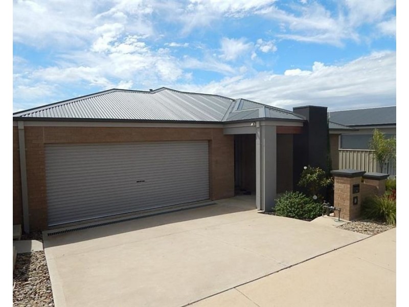 38 Victoria Cross Parade, Wodonga VIC 3690